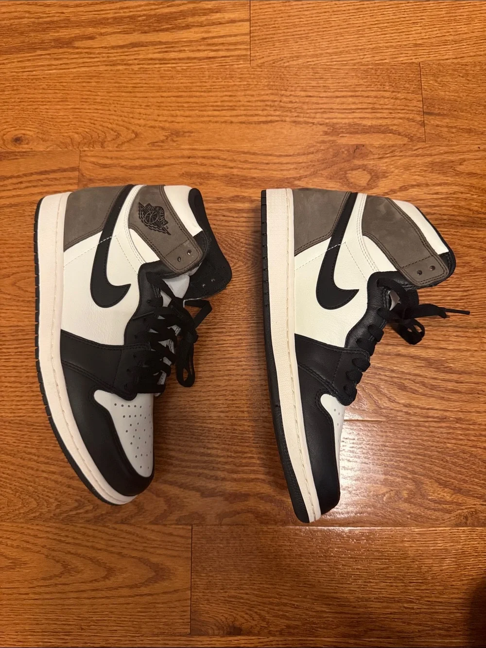 Brand new Jordan Retro 1 - Dark Mocha *DEAD STOCK* Size 11.5